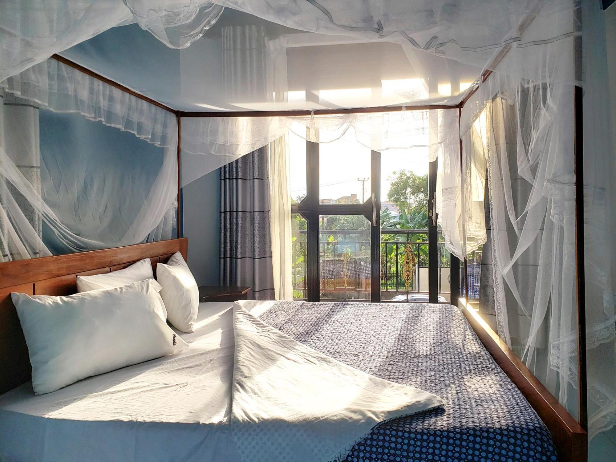 Hendo Hotel عنتيبي المظهر الخارجي الصورة