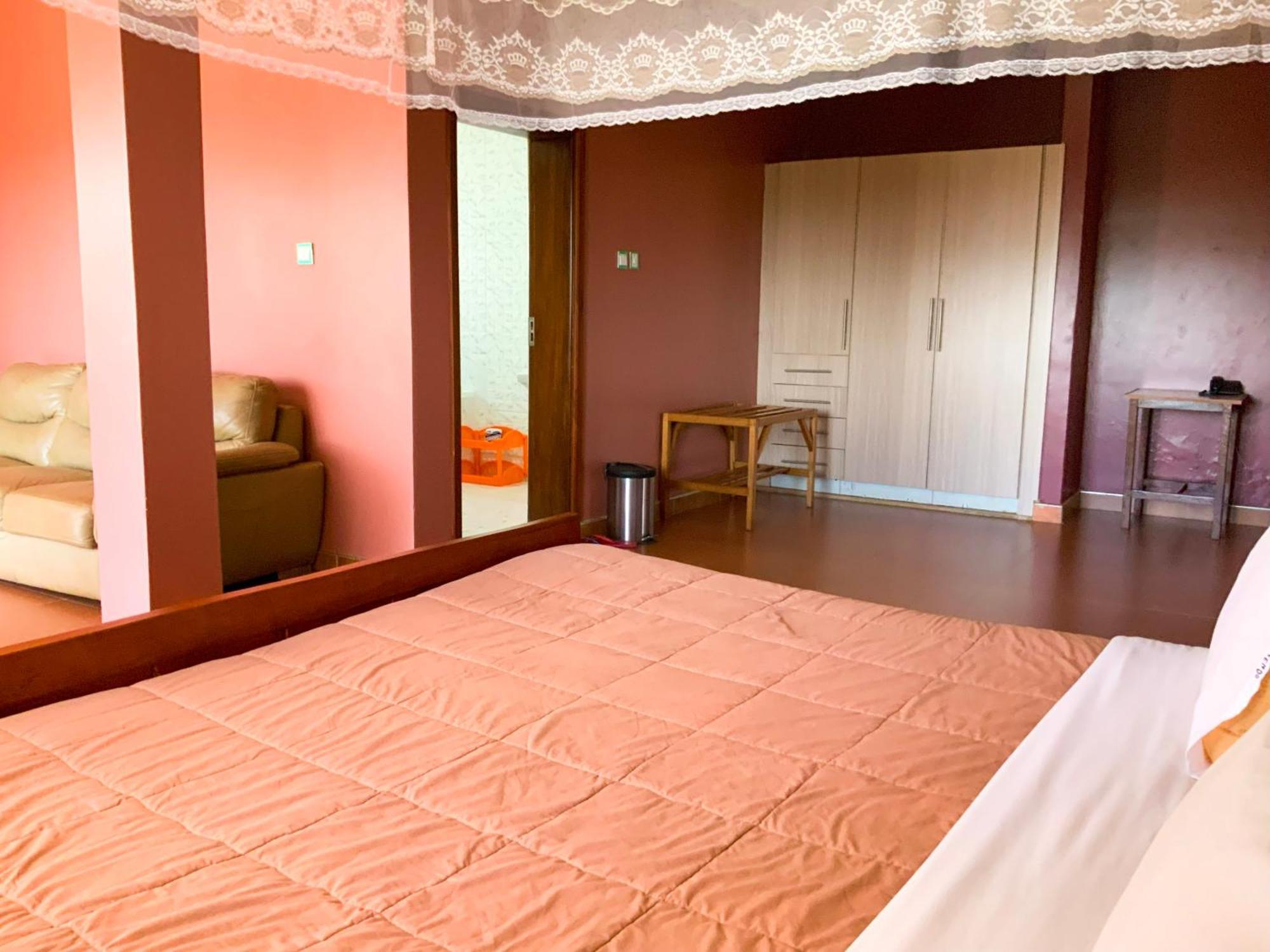 Hendo Hotel عنتيبي المظهر الخارجي الصورة