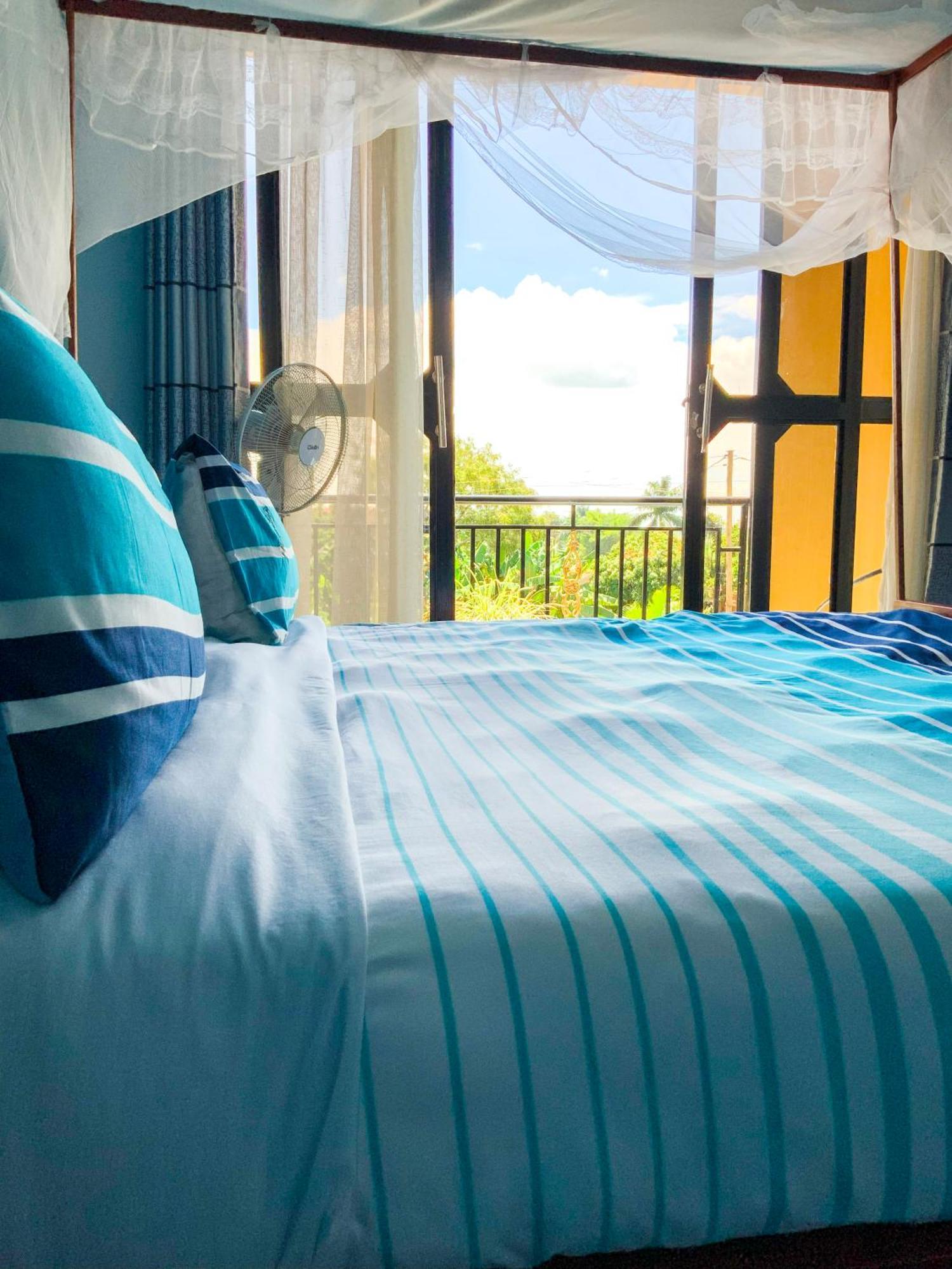 Hendo Hotel عنتيبي المظهر الخارجي الصورة