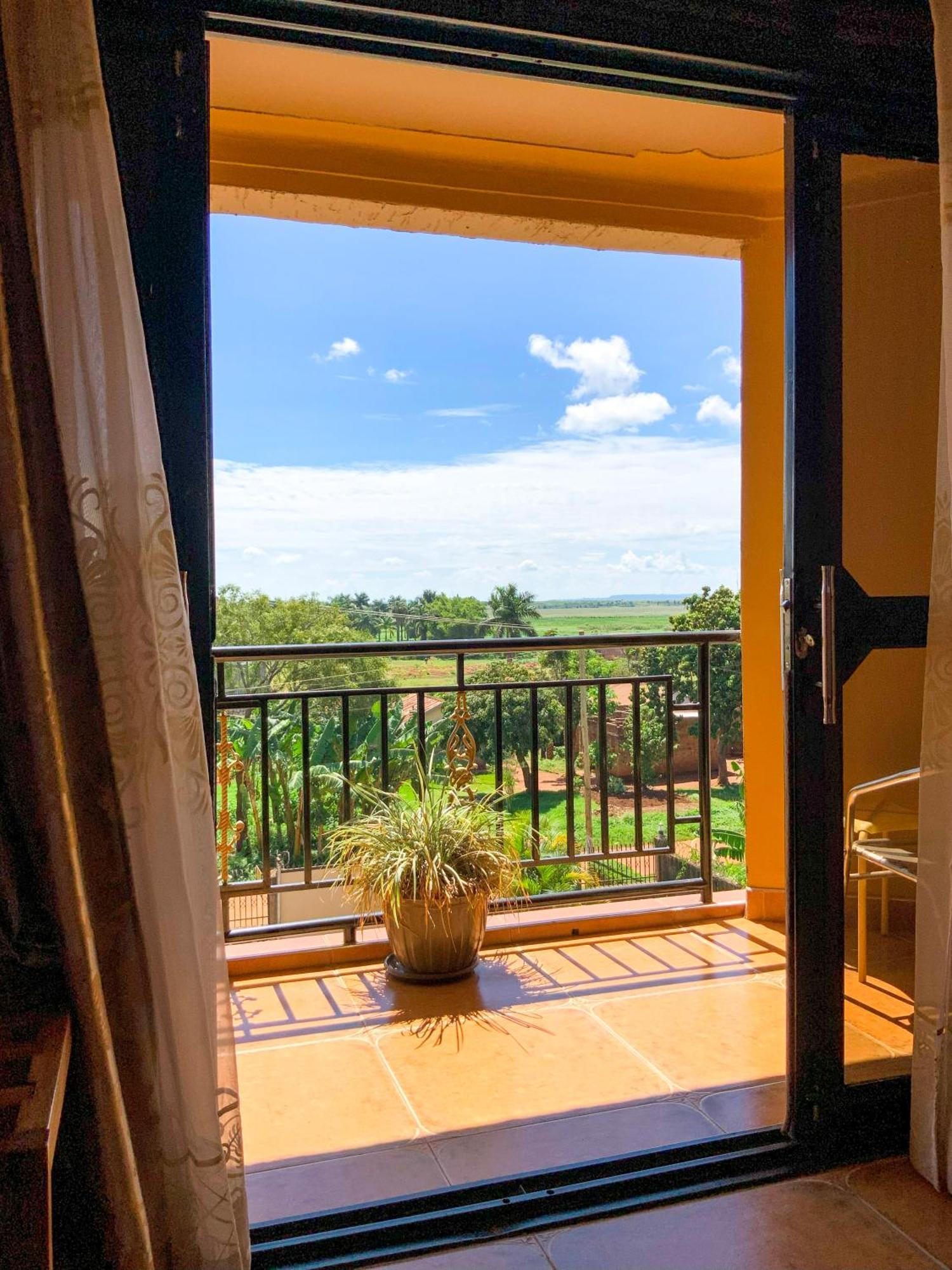 Hendo Hotel عنتيبي المظهر الخارجي الصورة