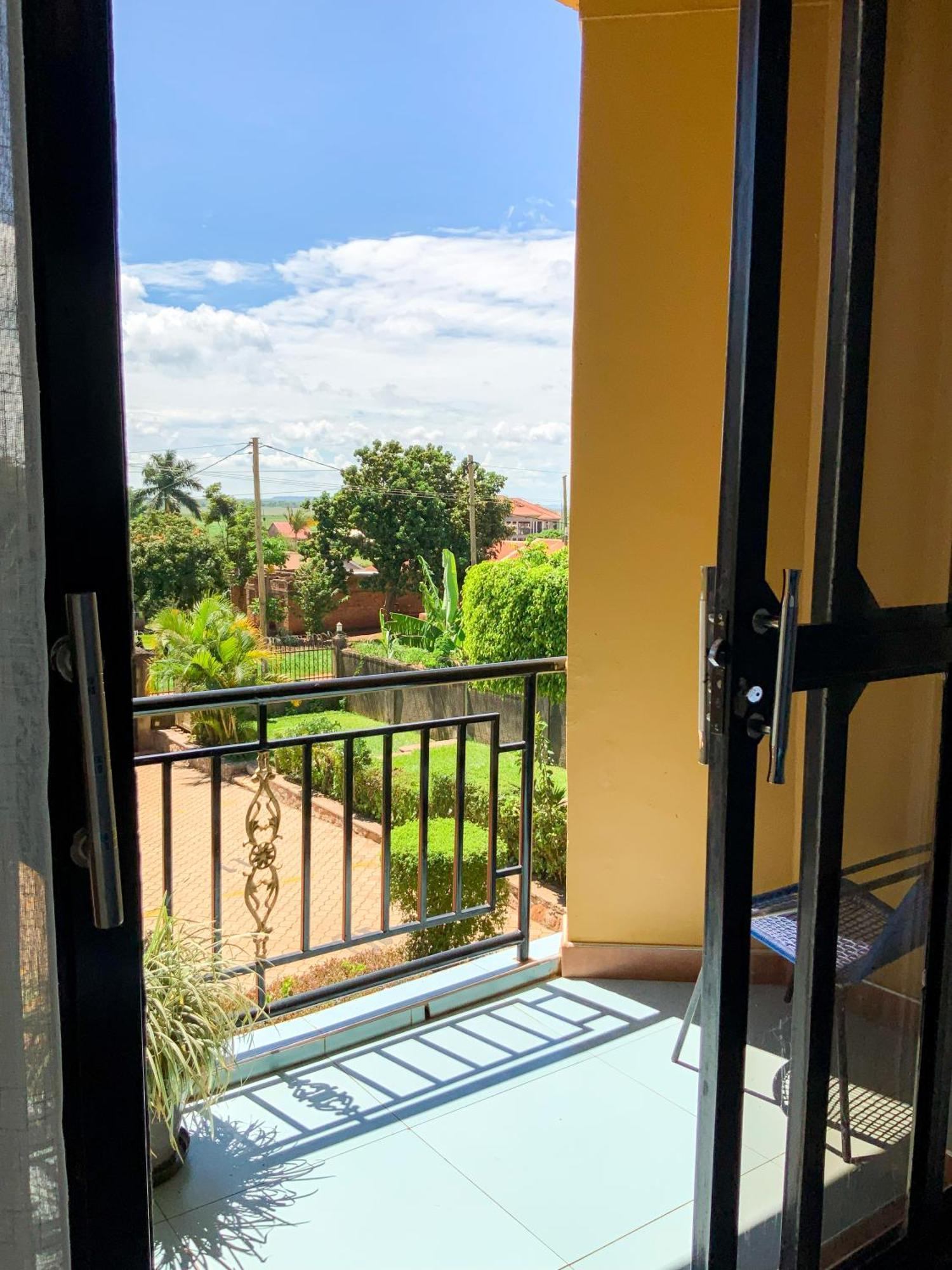 Hendo Hotel عنتيبي المظهر الخارجي الصورة