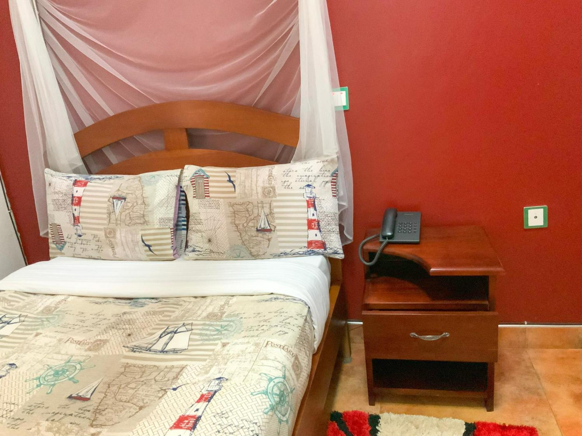 Hendo Hotel عنتيبي المظهر الخارجي الصورة