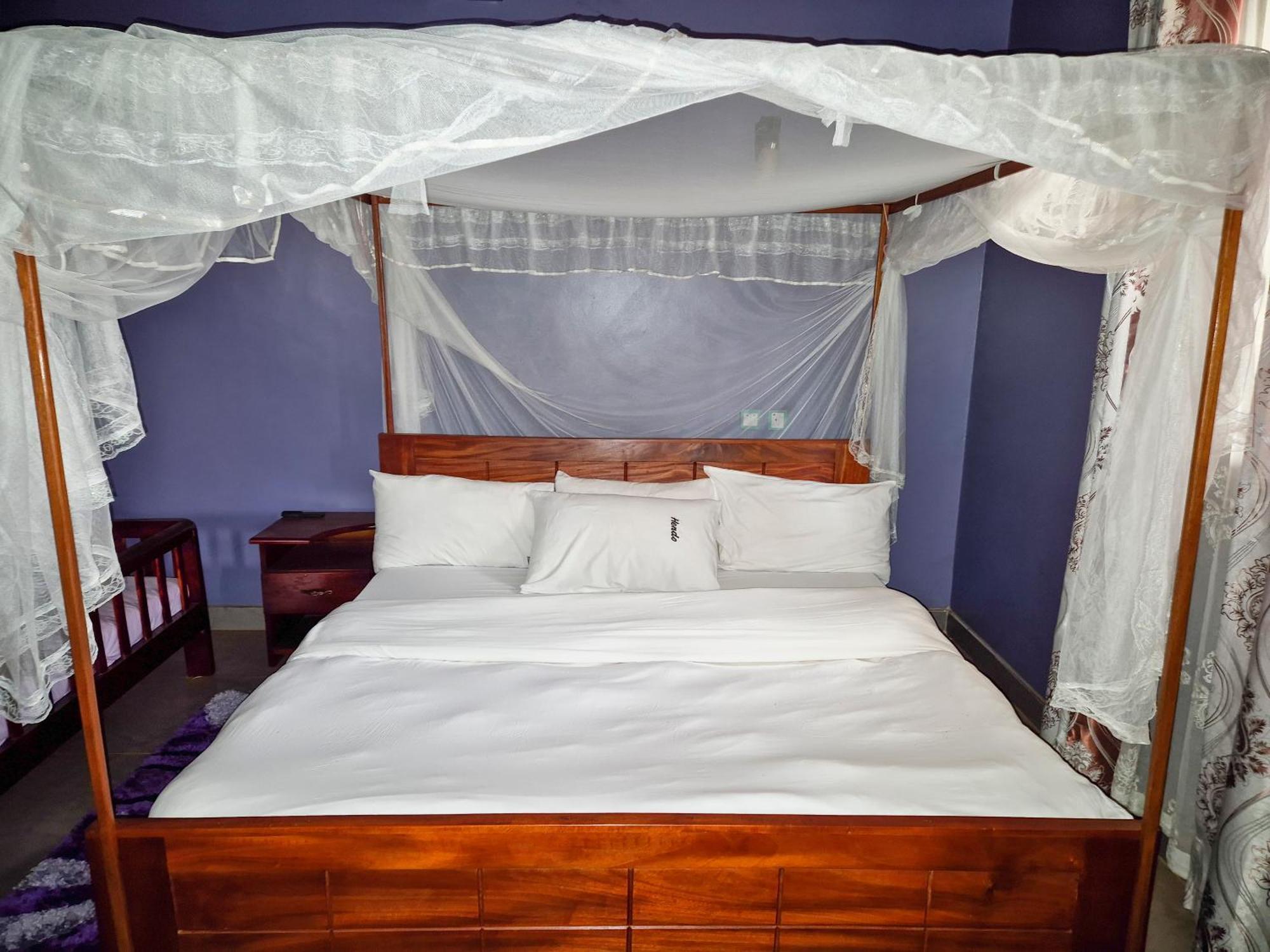 Hendo Hotel عنتيبي المظهر الخارجي الصورة